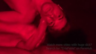 Un amigo íntimo disfruta de mi   placer y saborea mi esencia.